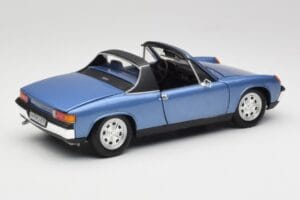 Porsche 914 Sinine Revell 1:18 08975 Metall - pilt 3/8