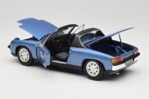 Porsche 914 Sinine Revell 1:18 08975 Metall - pilt 5/8