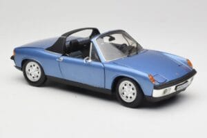 Porsche 914 Sinine Revell 1:18 08975 Metall - pilt 6/8