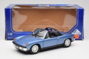 Porsche 914 Sinine Revell 1:18 08975 Metall - pilt 8/8