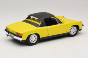 Porsche 914 Kollane Revell 1:18 8976 Metall - pilt 3/8