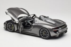 Porsche 918 Spyder Liquid Metal Hõbe Minichamps 1:18 110062430 Metall - pilt 5/8