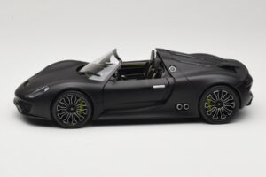 Porsche 918 Spyder Matte Black Minichamps 1:18 110060031 Metall - pilt 4/8