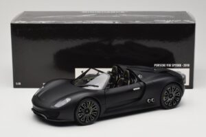 Porsche 918 Spyder Matte Black Minichamps 1:18 110060031 Metall - pilt 8/8