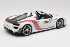 Porsche 918 Spyder Weissach Package Martini Minichamps 1:18 110062440 Metall - pilt 3/8