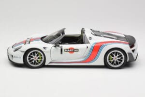 Porsche 918 Spyder Weissach Package Martini Minichamps 1:18 110062440 Metall - pilt 4/8