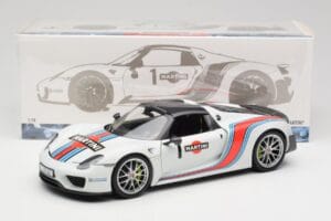 Porsche 918 Spyder Weissach Package Martini Minichamps 1:18 110062440 Metall - pilt 8/8