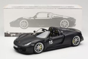 Porsche 918 Spyder Weissach Package Matt Black Minichamps 1:18 110062444 Metall - pilt 8/8