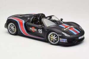 Porsche 918 Spyder Weissach Package Matt Black With Martini Stripes Minichamps 1:18 110062445 Metall - pilt 6/8