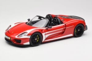 Porsche 918 Spyder Weissach Package Punane & Valged Triibud Minichamps 1:18 110062442 Metall