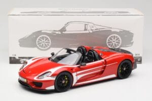 Porsche 918 Spyder Weissach Package Punane & Valged Triibud Minichamps 1:18 110062442 Metall - pilt 9/9