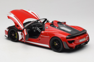 Porsche 918 Spyder Weissach Package Punased Valged Triibud Minichamps 1:18 110062442-O1 Metall - pilt 5/8