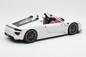 Porsche 918 Spyder Valge Minichamps 1:18 110062436 Metall - pilt 3/8