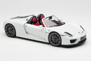 Porsche 918 Spyder Valge Minichamps 1:18 110062436 Metall - pilt 6/8