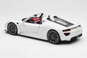 Porsche 918 Spyder Valge Minichamps 1:18 110062436 Metall - pilt 7/8