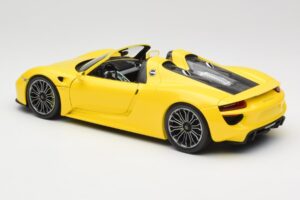 Porsche 918 Spyder Kollane Minichamps 1:18 110062434 Metall - pilt 7/8