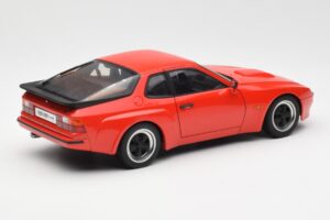 Porsche 924 Carrera GT Guards Punane AUTOart 1:18 78003 Metall - pilt 3/8