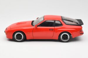Porsche 924 Carrera GT Guards Punane AUTOart 1:18 78003 Metall - pilt 4/8