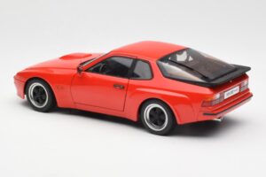 Porsche 924 Carrera GT Guards Punane AUTOart 1:18 78003 Metall - pilt 7/8