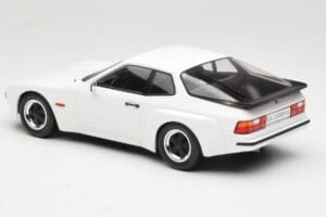Porsche 924 Carrera GT Valge MCG 1:18 MCG18197 Metall - pilt 5/6