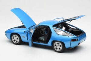 Porsche 928 Sinine AUTOart 1:18 77901 Metall - pilt 5/8