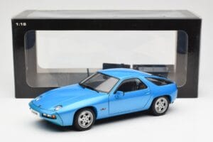Porsche 928 Sinine AUTOart 1:18 77901 Metall - pilt 8/8