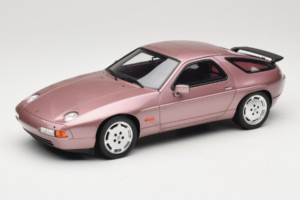 Porsche 928 S Cassis Red Metallic GT Spirit 1:18 GT524 Vaik