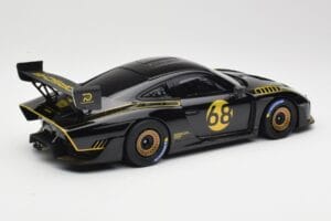 Porsche 935/19 Must Kuldsete Triipudega Minichamps 1:18 155067568 Metall - pilt 2/6