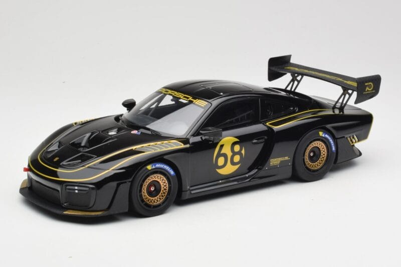 Porsche 935/19 Must Kuldsete Triipudega Minichamps 1:18 155067568 Metall
