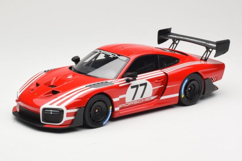 Porsche 935/19 Punane Valgete Triipudega Minichamps 1:18 155067577 Metall