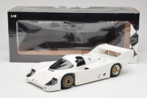 Porsche 956K Plain Body 1982 Minichamps 1:18 155826600 Metall - pilt 6/6