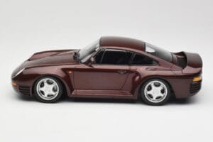 Porsche 959 Dark Red Metallic Minichamps 1:18 155066204 Metall - pilt 5/6