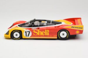 Porsche 962C Group C #17 D. Bell / H-J. Stuck / K. Ludwig 24 Hours of Le Mans 1988 Universal Hobbies 1:18 4704 Metall - pilt 4/8