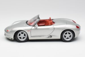 Porsche Boxster 986 Hõbedane Maisto 1:18 37800-M3 Metall - pilt 4/8