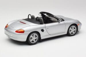 Porsche Boxster 986 Kabriolett Arctic Hõbe Metallik UT Models 1:18 27852 Metall - pilt 3/8