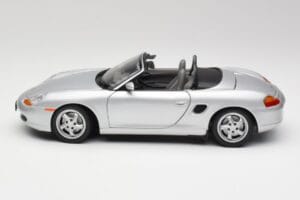 Porsche Boxster 986 Kabriolett Arctic Hõbe Metallik UT Models 1:18 27852 Metall - pilt 4/8
