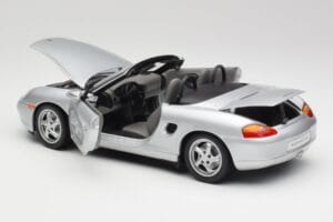 Porsche Boxster 986 Kabriolett Arctic Hõbe Metallik UT Models 1:18 27852 Metall - pilt 5/8