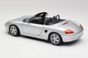 Porsche Boxster 986 Kabriolett Arctic Hõbe Metallik UT Models 1:18 27852 Metall - pilt 7/8