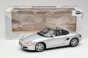 Porsche Boxster 986 Kabriolett Arctic Hõbe Metallik UT Models 1:18 27852 Metall - pilt 8/8