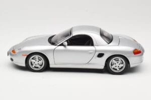 Porsche Boxster 986 Hard Top Hõbedane UT Models 1:18 27854 Metall - pilt 4/8