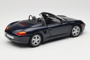 Porsche Boxster 986 S Night Blue UT Models 1:18 WAP021006-R1 Metall - pilt 3/8