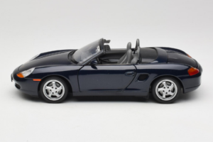 Porsche Boxster 986 S Night Blue UT Models 1:18 WAP021006-R1 Metall - pilt 4/8