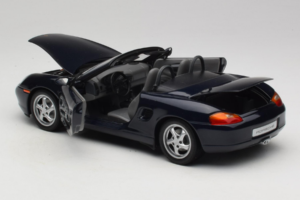 Porsche Boxster 986 S Night Blue UT Models 1:18 WAP021006-R1 Metall - pilt 5/8