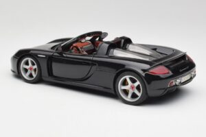 Porsche Carrera GT Must Maisto 1:18 36665 Metall - pilt 7/8