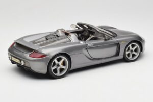 Porsche Carrera GT Hall Metallik Maisto 1:18 36622-R1 Metall - pilt 3/8