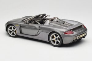 Porsche Carrera GT Hall Metallik Maisto 1:18 36622-R1 Metall - pilt 7/8