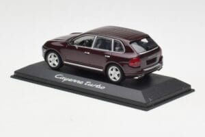 Porsche Cayenne 955 Turbo Tumepunane Minichamps 1:43 WAPC2000113 Metall - pilt 3/4