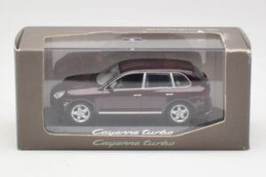 Porsche Cayenne 955 Turbo Tumepunane Minichamps 1:43 WAPC2000113 Metall - pilt 4/4
