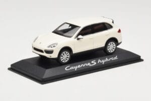 Porsche Cayenne 958 S Hybrid Valge Minichamps 1:43 WAP0200040B Metall - pilt 2/4