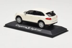 Porsche Cayenne 958 S Hybrid Valge Minichamps 1:43 WAP0200040B Metall - pilt 3/4